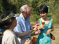 ���V���̒��B�e�𑱂��f����̌��������v���m��