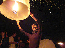 ���V�����܂񂾃g�C���b�g�y�[�p�[��R�₵�āA�C���̒��̋�C�����߂�ƁA�㏸����d�g��